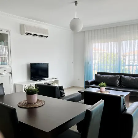 Beautiful 3-bedroom In Side - Ilica *